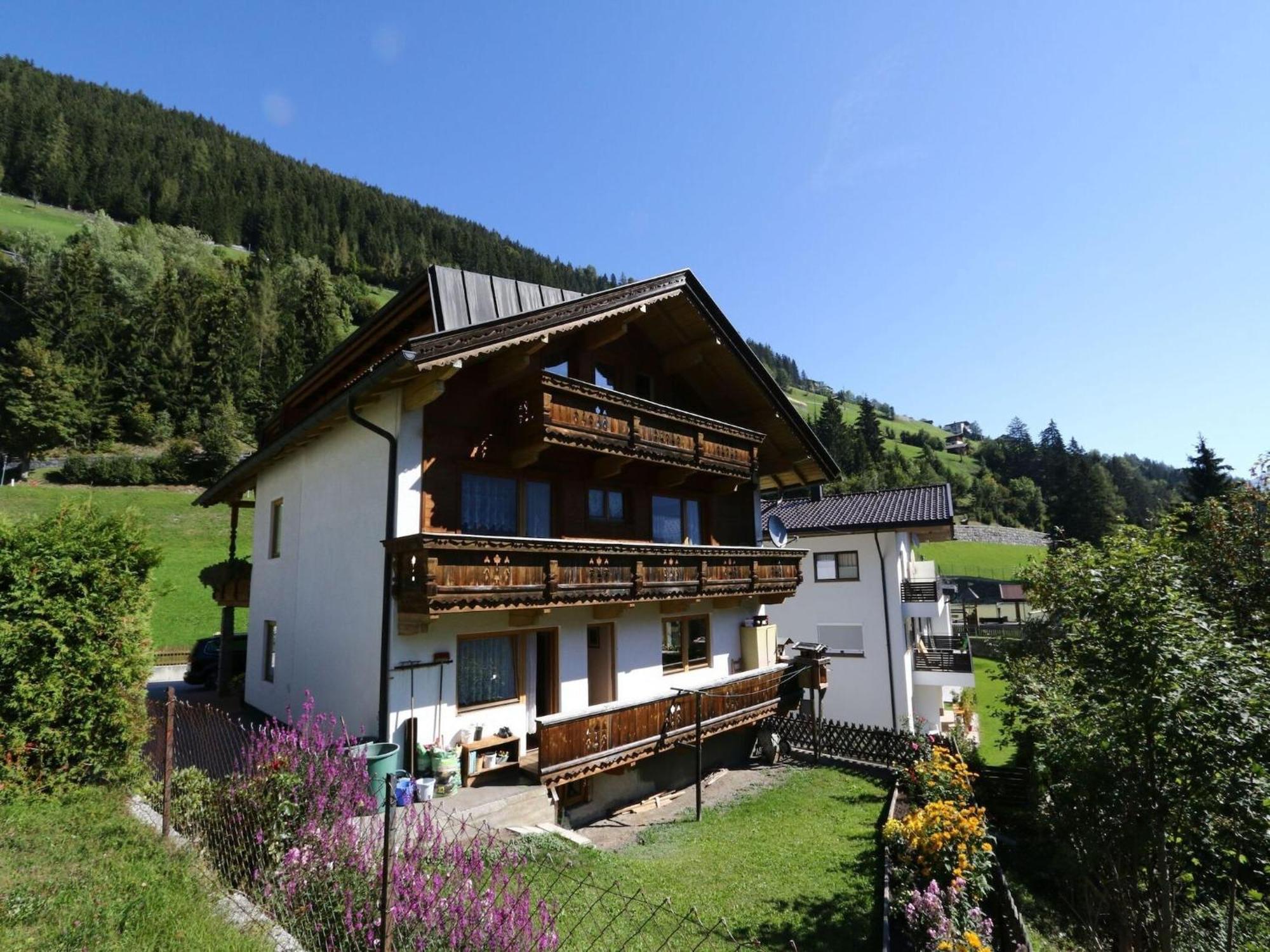 Apartment In Mayrhofen With A Balcony Екстер'єр фото