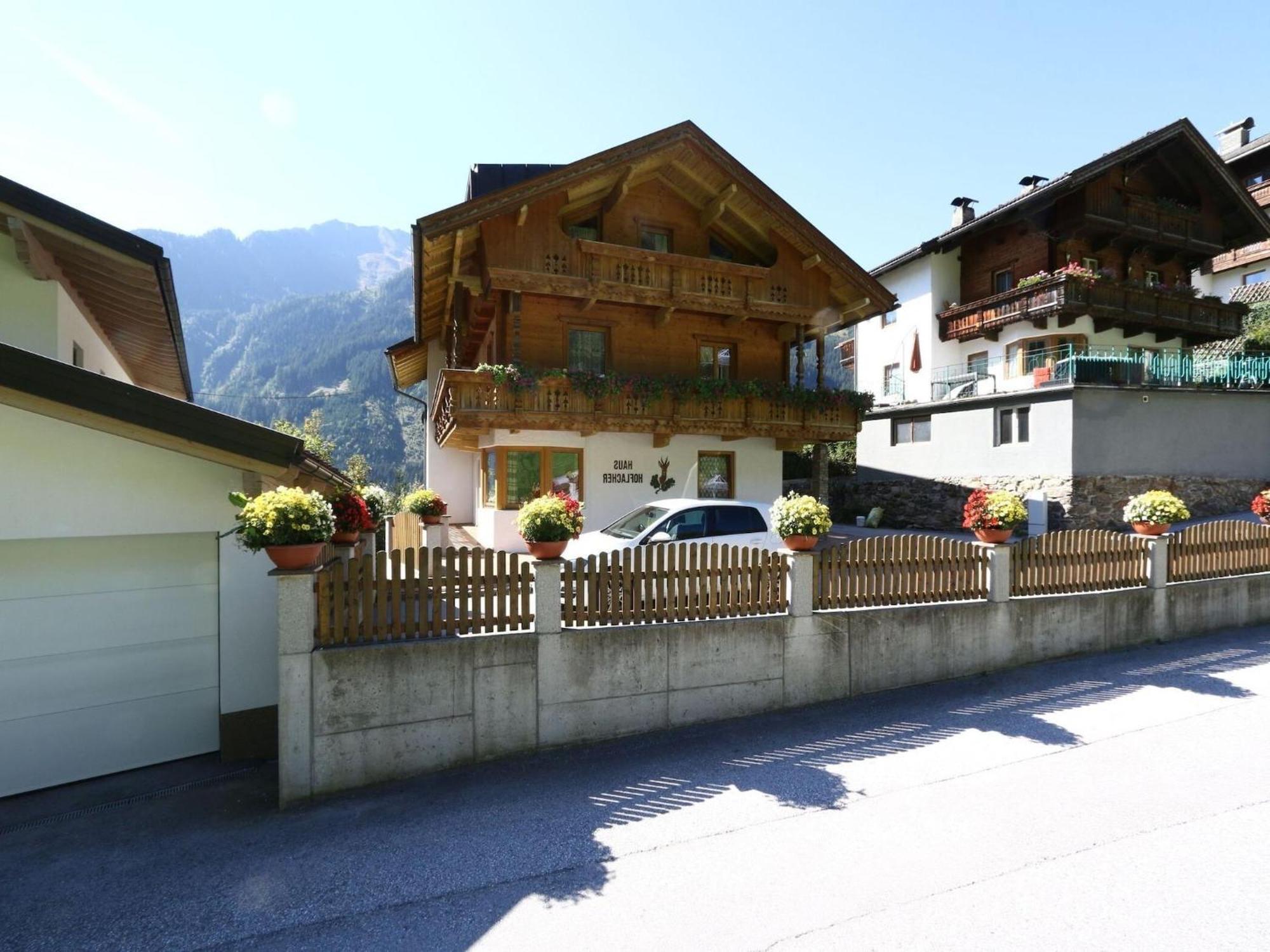 Apartment In Mayrhofen With A Balcony Екстер'єр фото