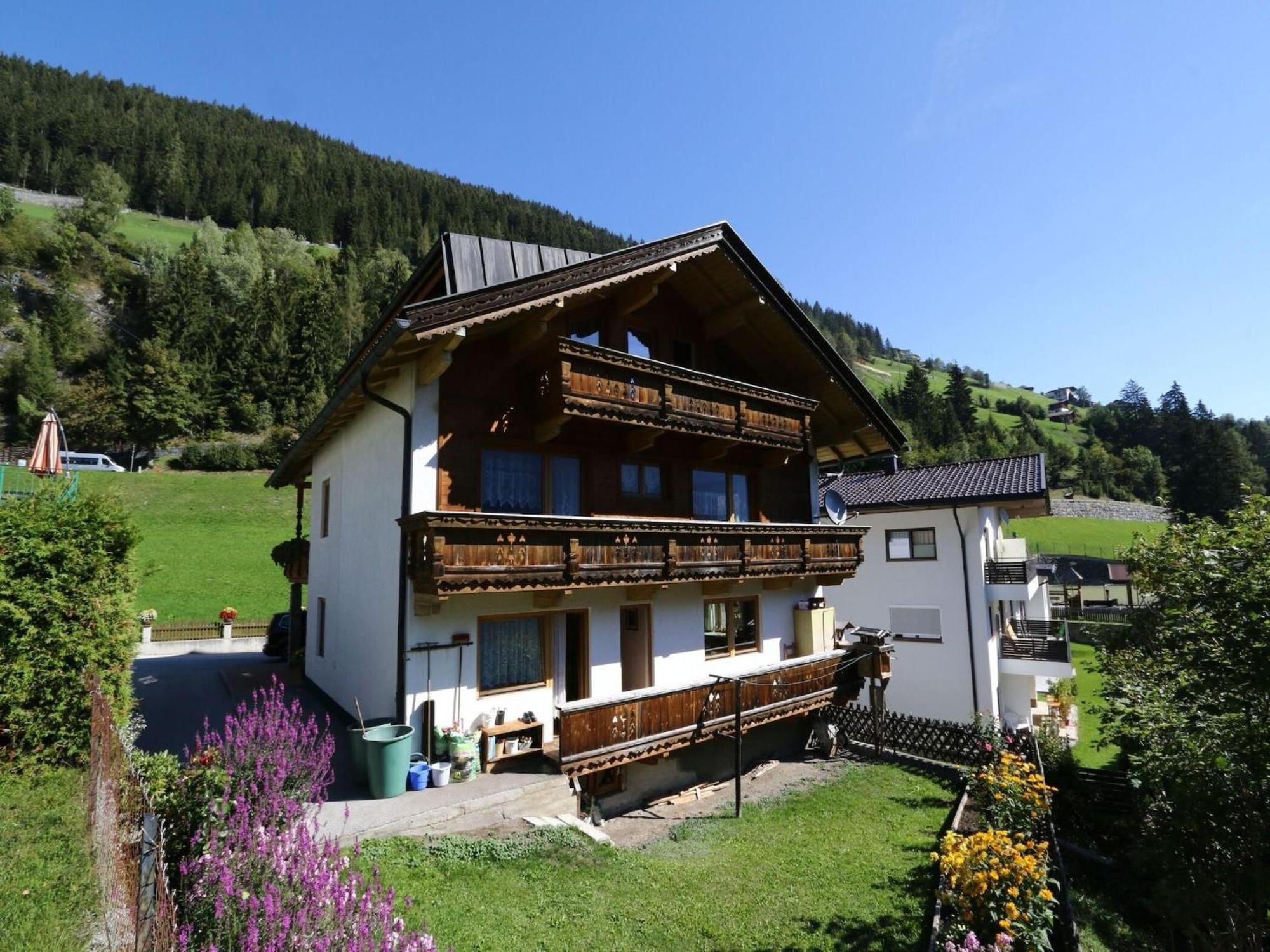 Apartment In Mayrhofen With A Balcony Екстер'єр фото