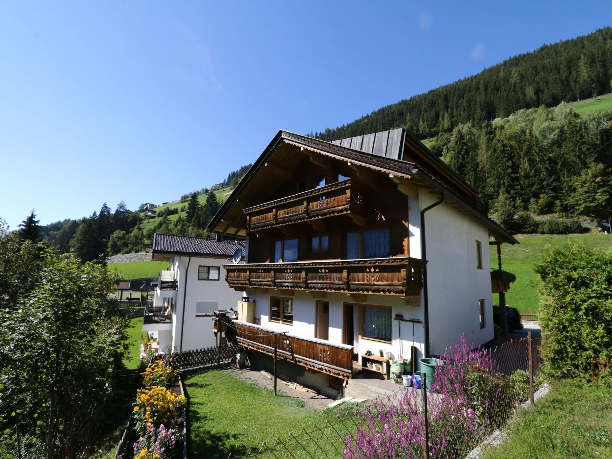 Apartment In Mayrhofen With A Balcony Екстер'єр фото