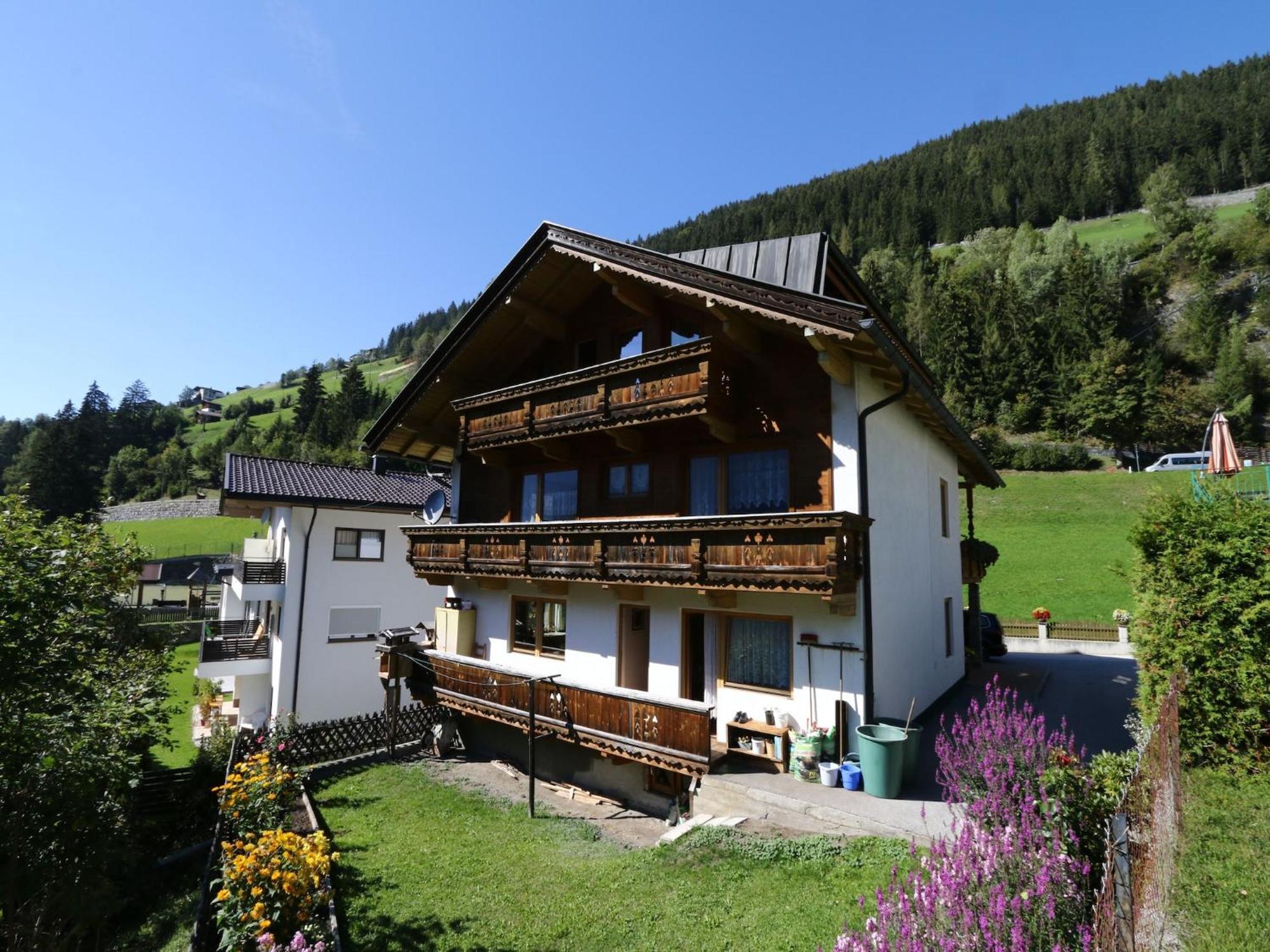 Apartment In Mayrhofen With A Balcony Екстер'єр фото